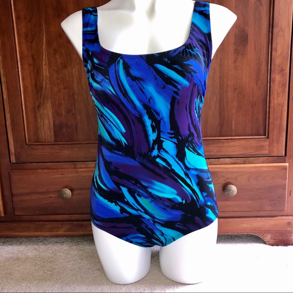 Robby Len Women’s Swimsuit one piece